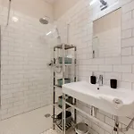 The Red Heart Of - Beautiful For 4 People Apartamento Annecy