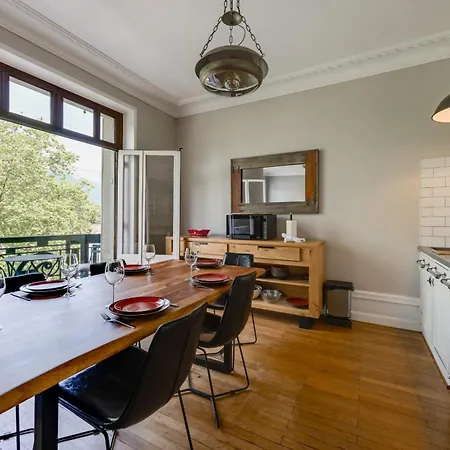 The Red Heart Of - Beautiful For 4 People