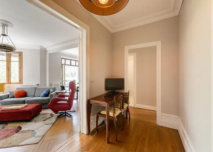 The Red Heart Of - Beautiful For 4 People Apartamento