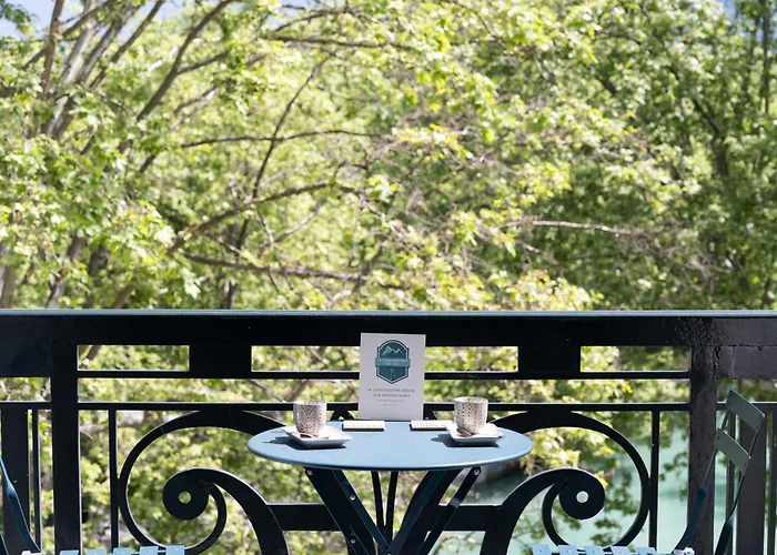 The Red Heart Of - Beautiful For 4 People Apartamento Annecy